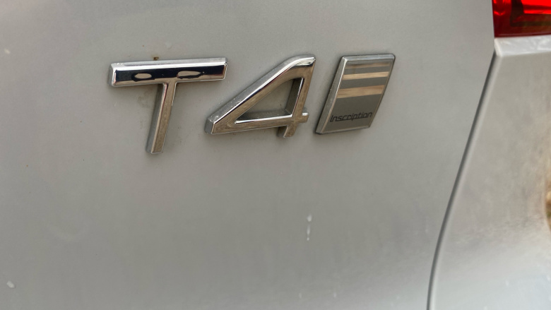 Volvo Xc40 2.0 T4 Inscription 5dr Geartronic Petrol Estate